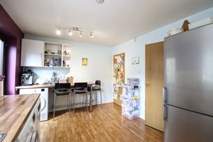 Kitchen/Breakfast- click for photo gallery